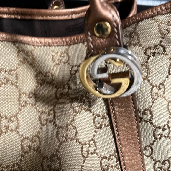 💯 Authentic Gucci: Glittery Twin GG Metallic Finish Bronze Tote Bag *RARE* - Picture 16 of 17